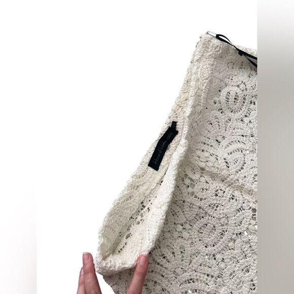 HOUSE OF HARLOW Crochet Cropped Pants - Picture 3 of 10